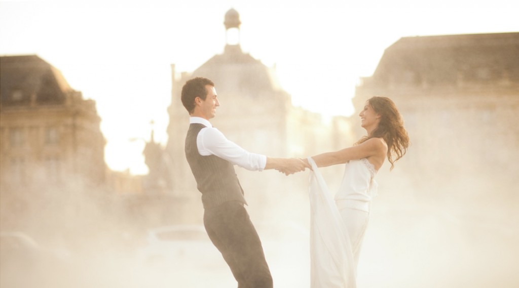 Belle lumiÃ¨re du cuocher de soleil, mariage.